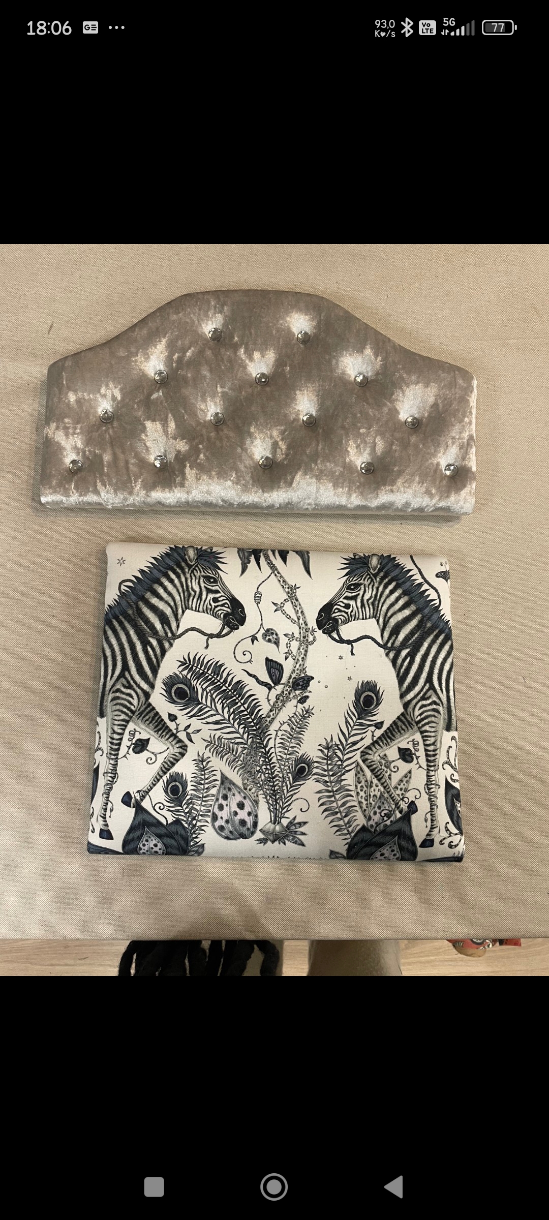 Le sur-mesure commence par le tracé. Selon l'ambiance souhaitée, plusieurs options s'offrent à vous : Rectangulaire classique : Simple, moderne et efficace. En "Chapeau de Gendarme" : Une courbe douce au centre pour un style romantique.